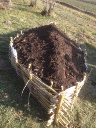 Ein Hochbeet aus Weiden